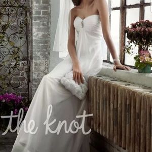 Used White Galina white gown